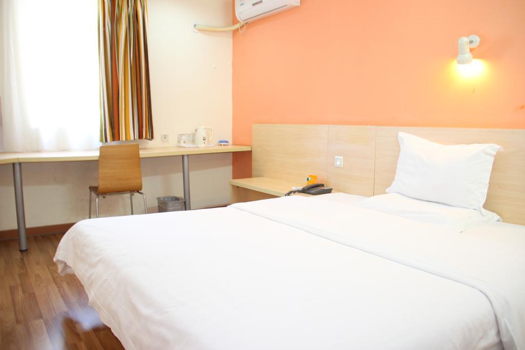 7Days Inn Chengdu Wuda Garden Номер фото